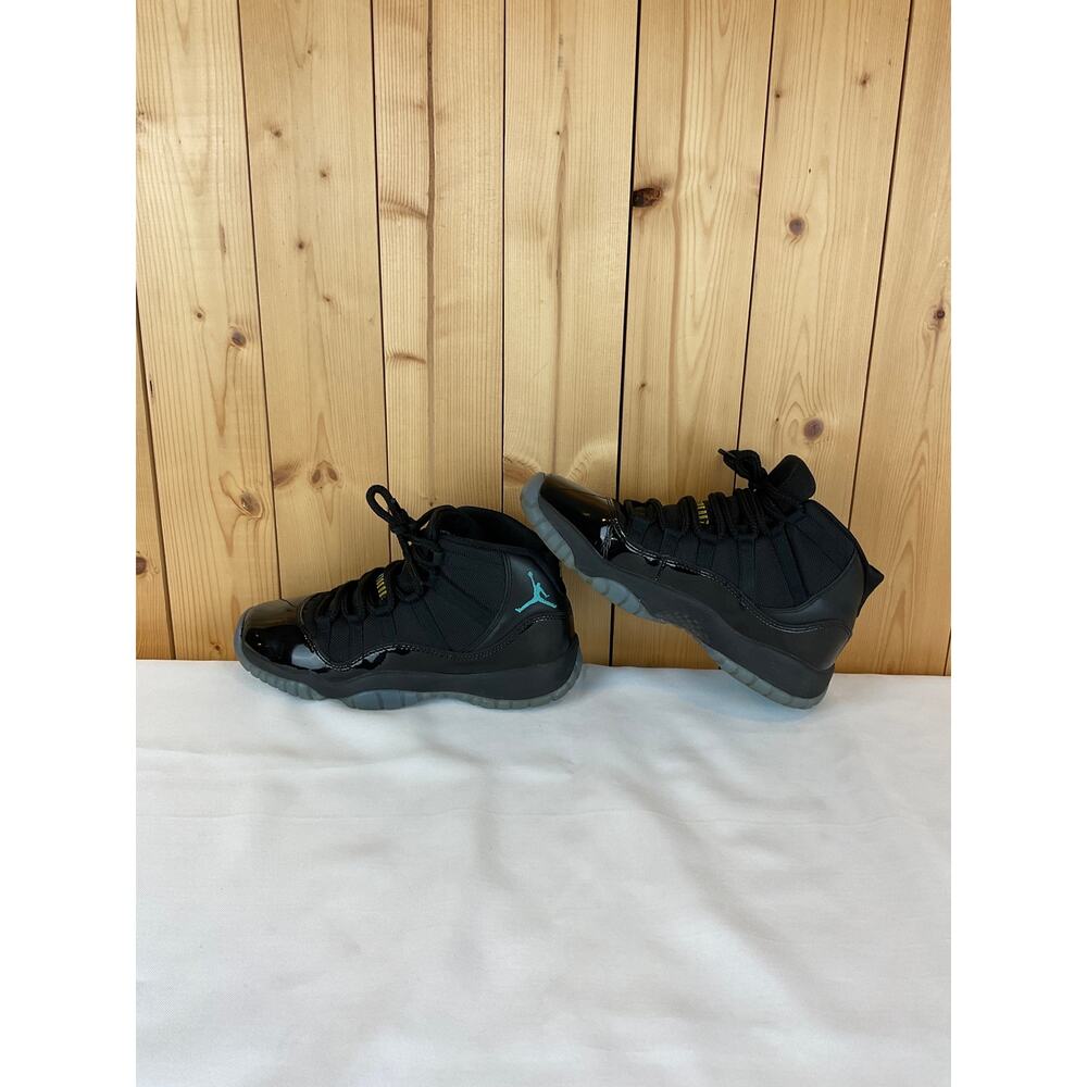Air Jordan 11 Retro, Gamma Blue - Youth 5.5 - Picture 4 of 9